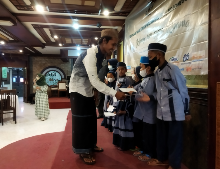 PWI Bojonegoro Ngaji Bareng dan Berbagi Bersama Anak Yatim